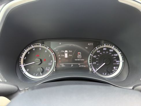 Used 2023 Toyota Highlander XLE FWD image 11