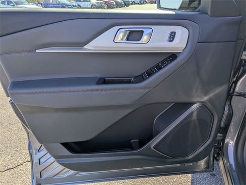 New 2026 Ford Explorer Active w/ Active Comfort Package image 11