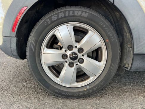 Used 2015 MINI Cooper 4-Door Hardtop image 21