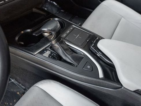 Used 2019 Lexus UX 200 w/ Accessory Package FWD image 10
