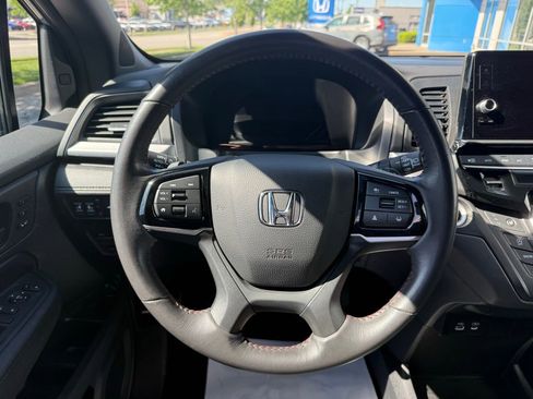 Used 2025 Honda Odyssey Sport-L image 19
