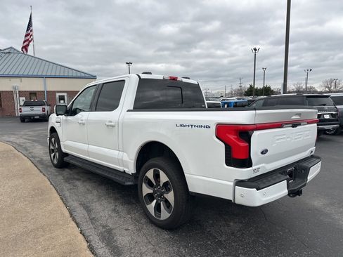 Used 2022 Ford F150 Lightning Platinum image 4