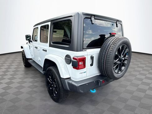 Used 2023 Jeep Wrangler Unlimited Sahara w/ Cold Weather Group AWD/4WD image 8