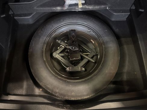 Used 2022 Jeep Cherokee Limited w/ Elite Package image 18