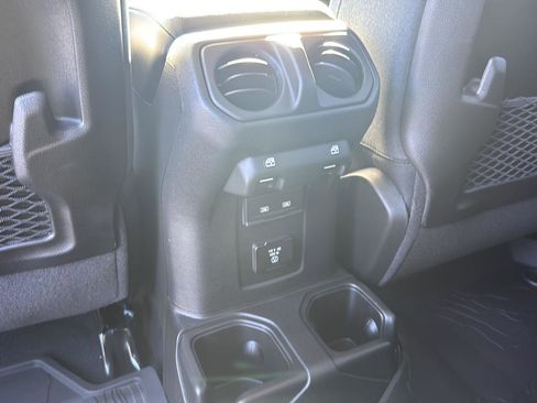 New 2025 Jeep Gladiator Rubicon image 28