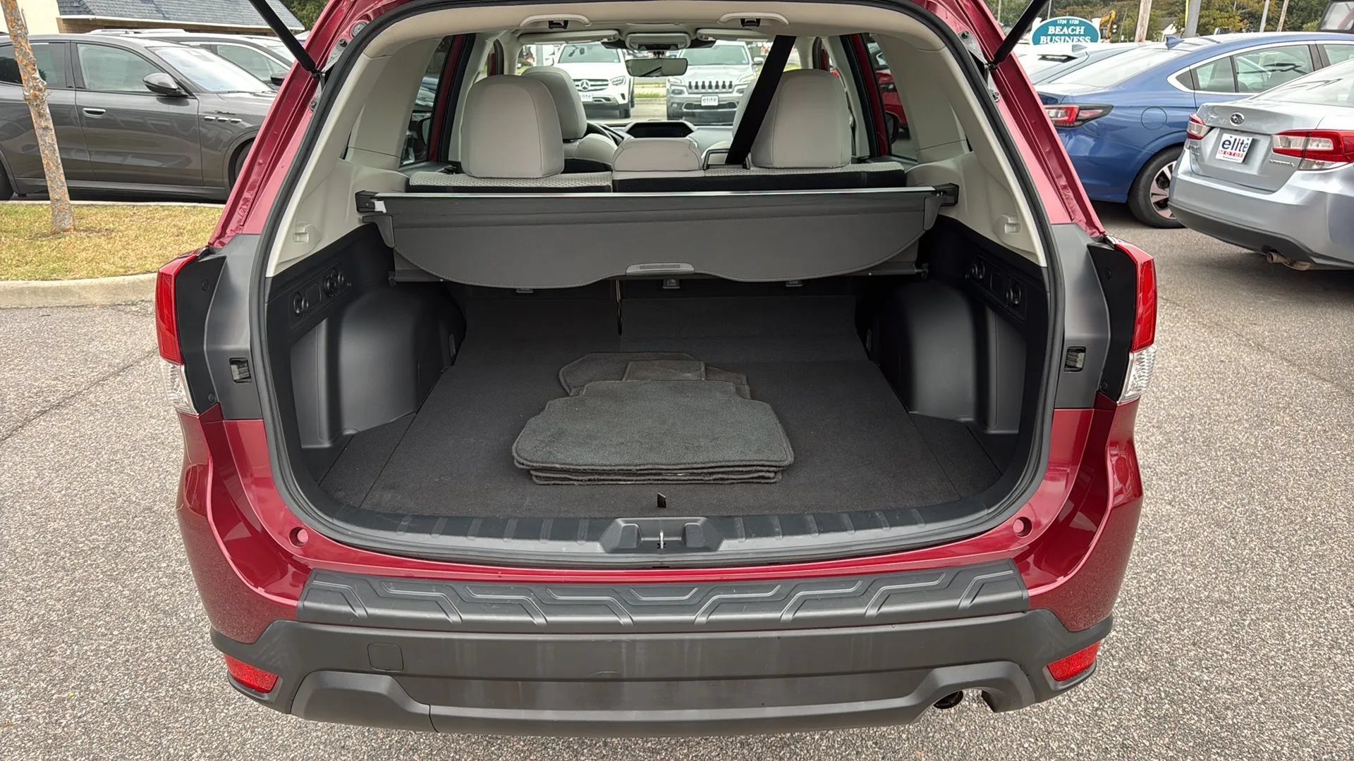 Used 2023 Subaru Forester Premium AWD/4WD image 11