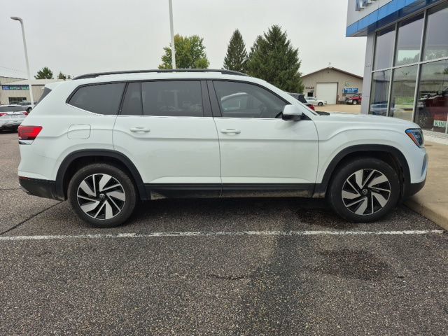 Used 2025 Volkswagen Atlas SE AWD/4WD image 6