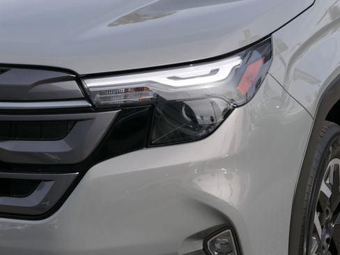 Certified 2026 Subaru Forester Premium image 9