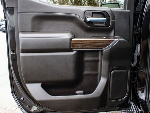 Used 2020 Chevrolet Silverado 1500 LT Trail Boss image 11