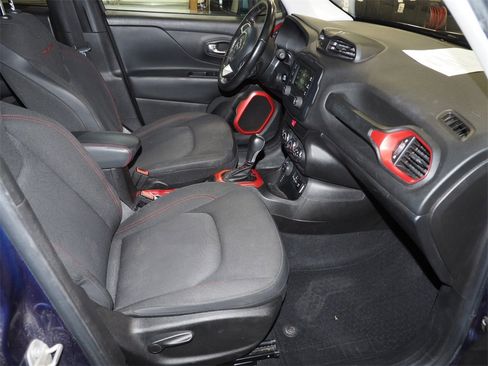 Used 2017 Jeep Renegade Trailhawk image 13