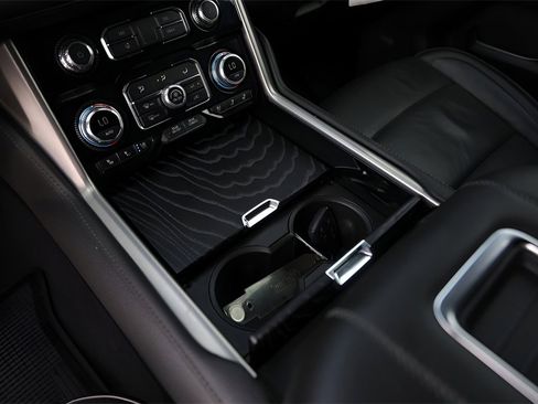 Used 2024 GMC Yukon Denali image 21