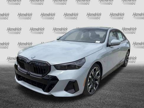 New 2026 BMW 550e xDrive w/ Executive Package AWD/4WD image 5