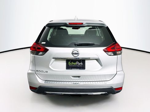 Used 2019 Nissan Rogue S FWD image 7