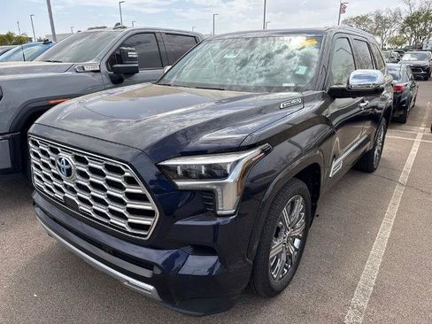 Used 2023 Toyota Sequoia Capstone AWD/4WD image 2