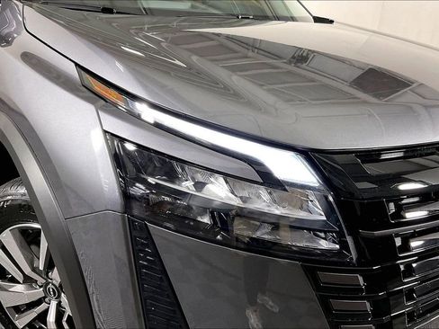 New 2026 Nissan Pathfinder SL image 33