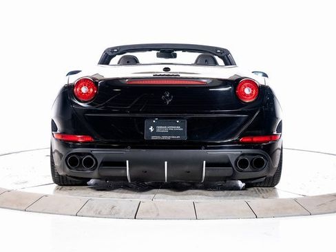 Used 2017 Ferrari California T image 8