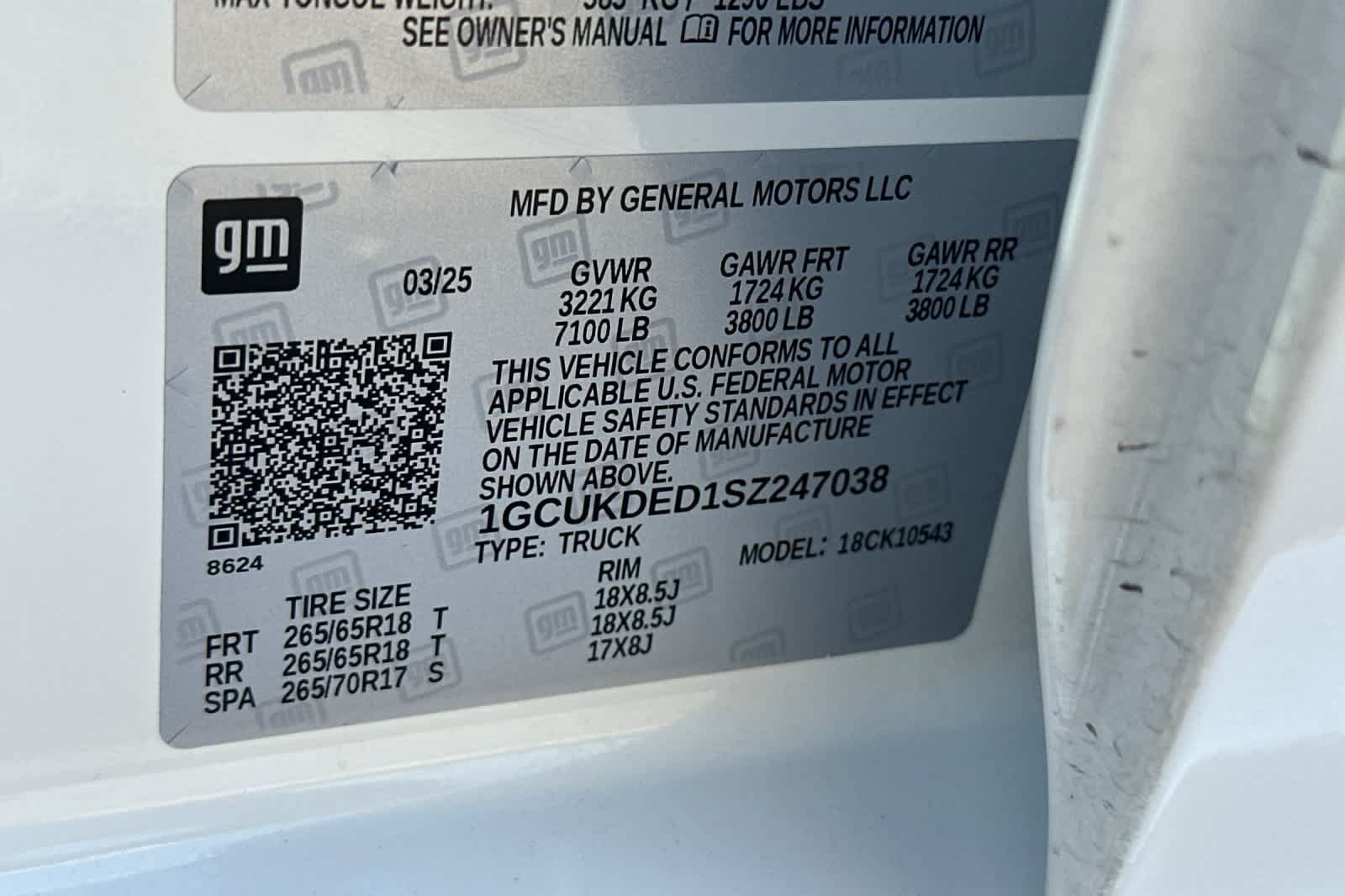 Used 2025 Chevrolet Silverado 1500 LT AWD/4WD image 34