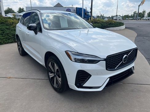 Certified 2025 Volvo XC60 T8 Plus w/ Protection Package Premier image 7