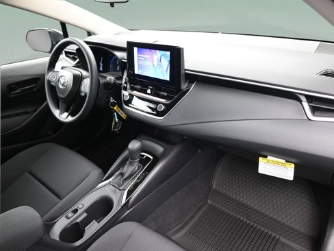 Certified 2026 Toyota Corolla LE FWD image 32