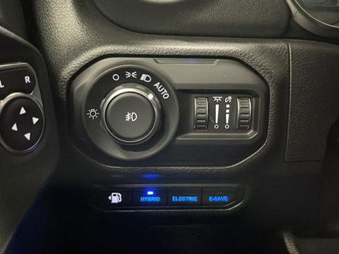 Used 2022 Jeep Wrangler Unlimited Sahara w/ Cold Weather Group image 32