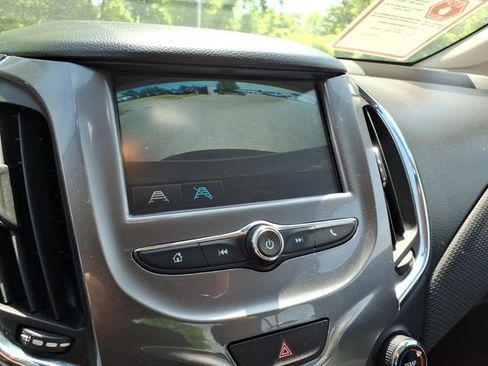Used 2016 Chevrolet Cruze LT w/ Convenience Package FWD image 21