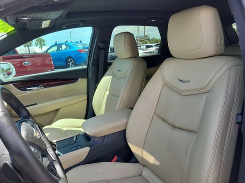 Used 2017 Cadillac XT5 Premium Luxury FWD image 24