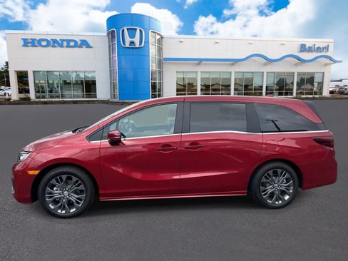 Used 2026 Honda Odyssey Touring image 2