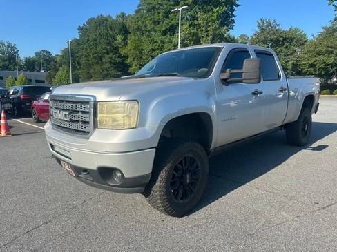 Used 2011 GMC Sierra 2500 SLE w/ SLE Preferred Package AWD/4WD image 8