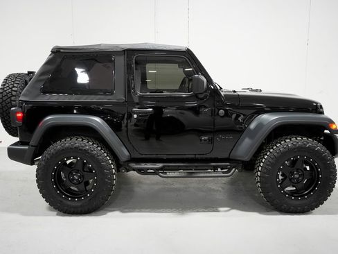 Used 2025 Jeep Wrangler Sport image 7