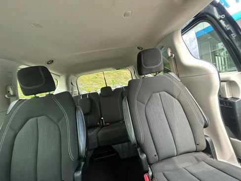 Used 2023 Chrysler Voyager LX FWD image 25