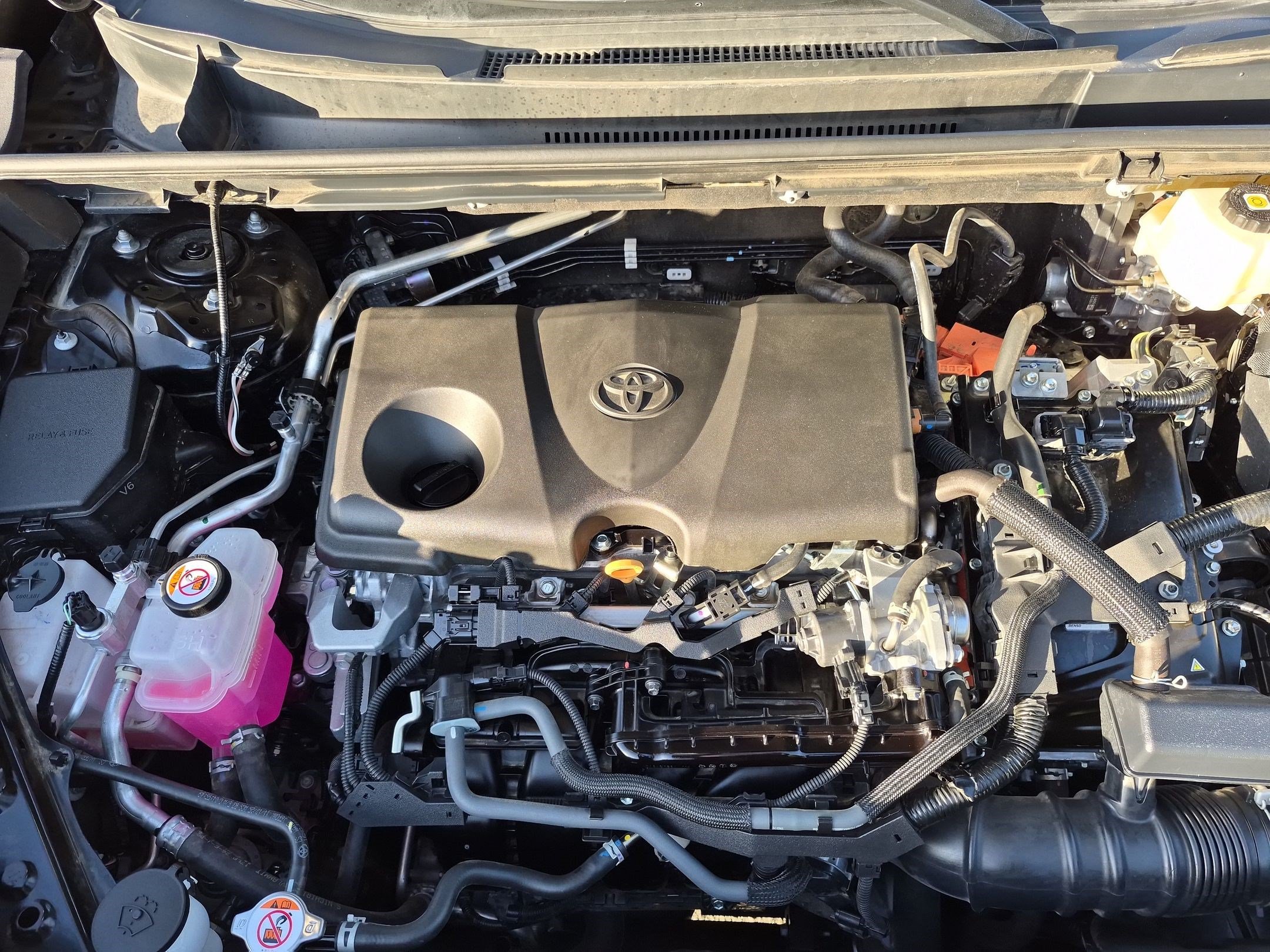 Used 2026 Toyota RAV4 XSE AWD/4WD image 36
