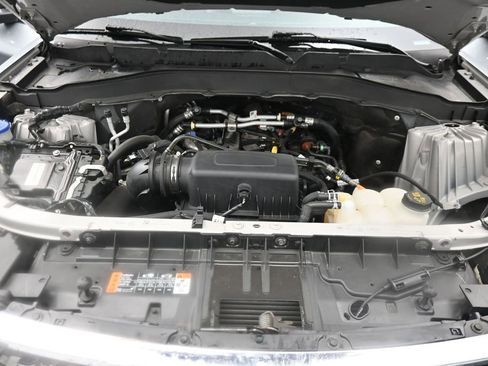 Used 2024 Ford Explorer XLT w/ Equipment Group 202A AWD/4WD image 20