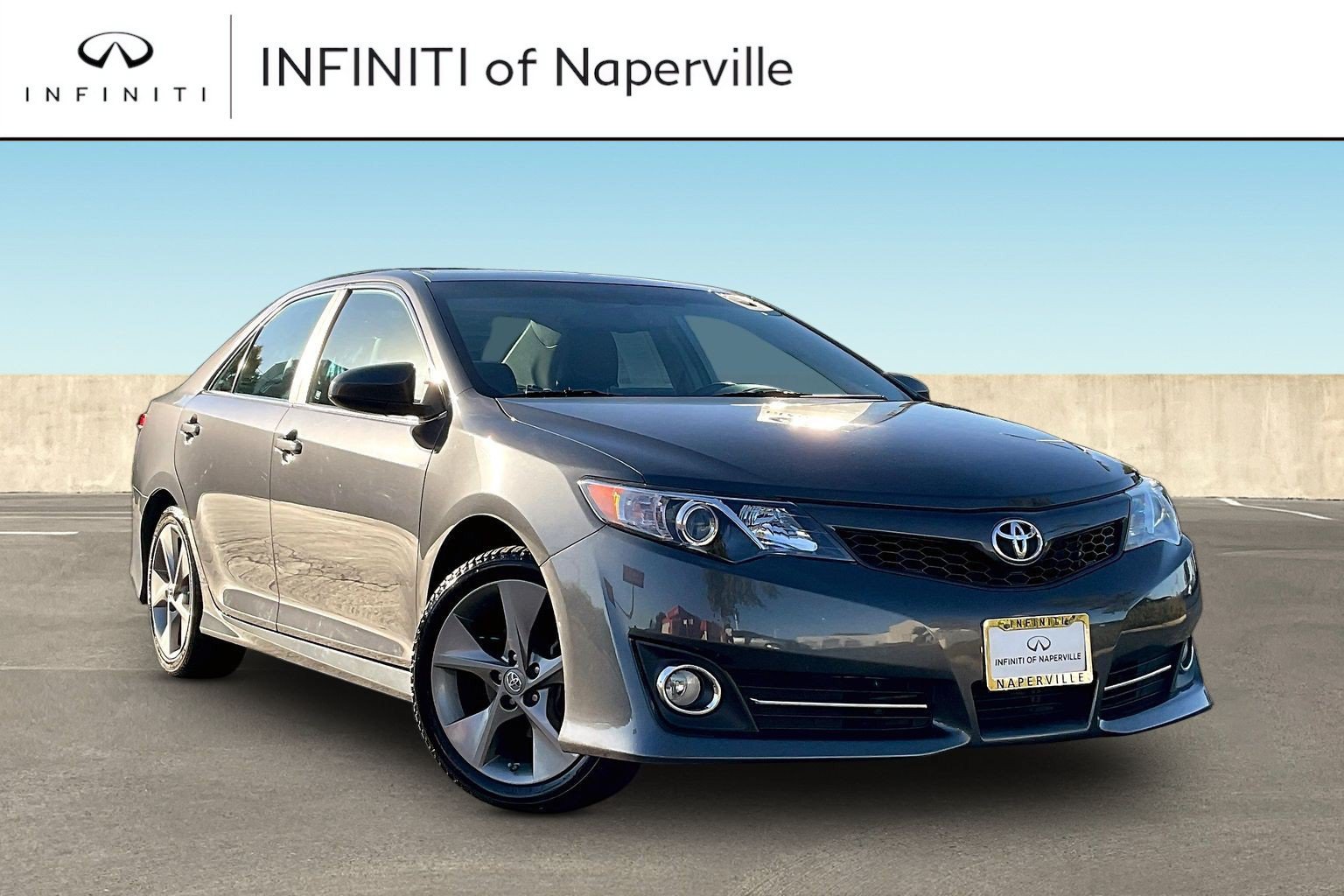 Used 2012 Toyota Camry SE w/ Leather Pkg FWD image 1