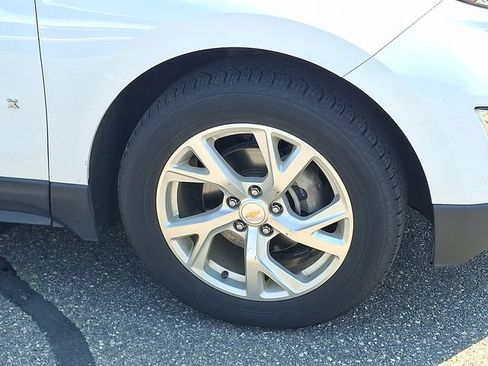Used 2018 Chevrolet Equinox Premier FWD image 29