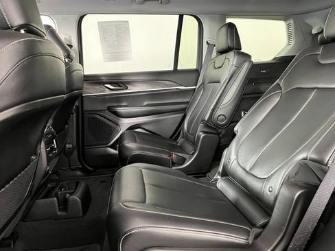 Used 2023 Jeep Grand Cherokee L Limited AWD/4WD image 39