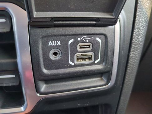 Used 2023 Jeep Gladiator Willys image 23