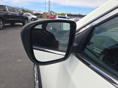 Used 2020 Nissan Rogue S AWD/4WD image 32