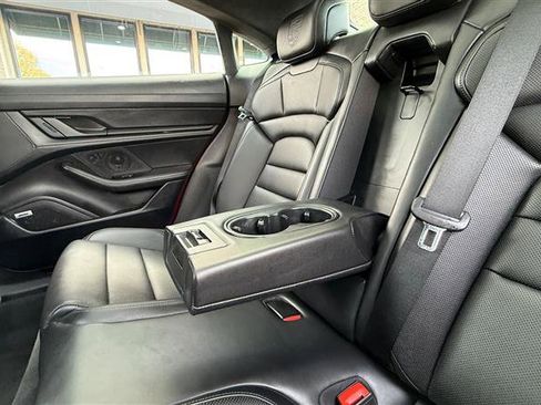 Used 2022 Porsche Taycan GTS image 17