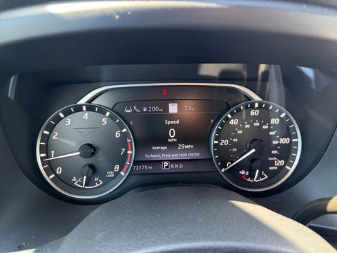 Used 2021 Nissan Titan SV w/ SV Convenience Package RWD image 19