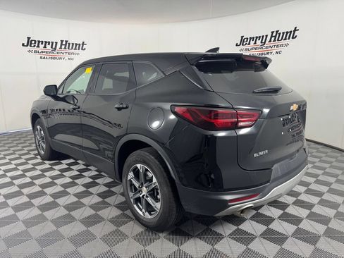 Used 2025 Chevrolet Blazer LT FWD image 9