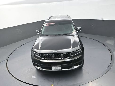 Used 2022 Jeep Grand Cherokee L Limited AWD/4WD image 13