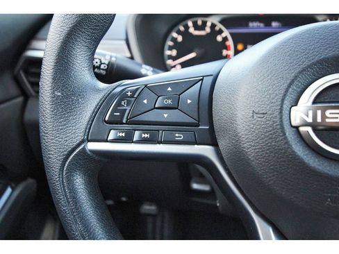 Used 2023 Nissan Altima 2.5 SV FWD image 17