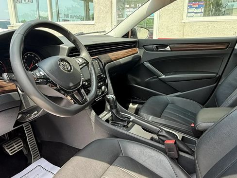 Used 2022 Volkswagen Passat 2.0T FWD image 10