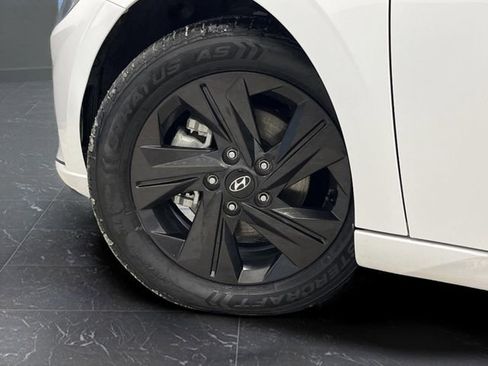 Used 2021 Hyundai Elantra Blue image 32