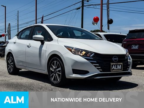 Used 2024 Nissan Versa SV FWD image 4