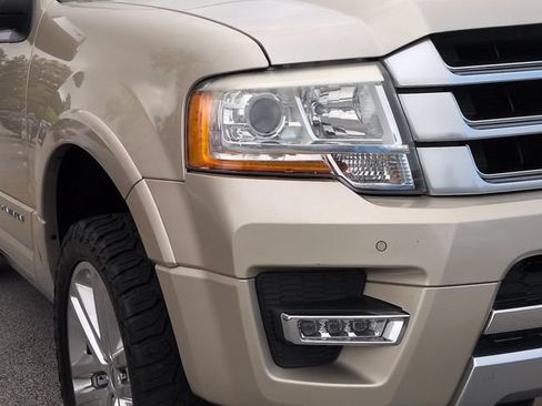 Used 2017 Ford Expedition EL Platinum RWD image 8