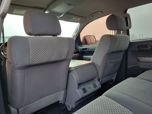 Used 2013 Toyota Tundra 4x4 CrewMax image 10