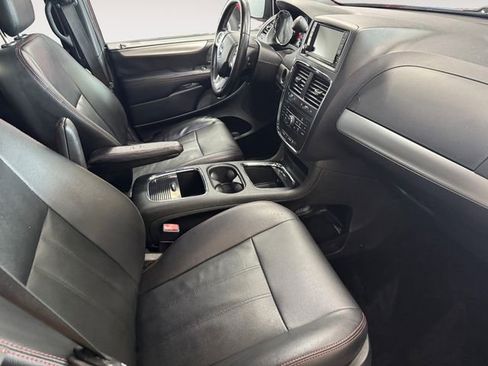 Used 2019 Dodge Grand Caravan GT FWD image 4