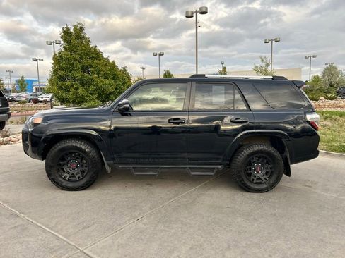 Used 2021 Toyota 4Runner SR5 Premium w/ Moonroof Package RWD image 2