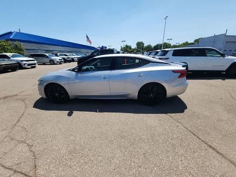 Used 2017 Nissan Maxima SR w/ Midnight Edition FWD image 22